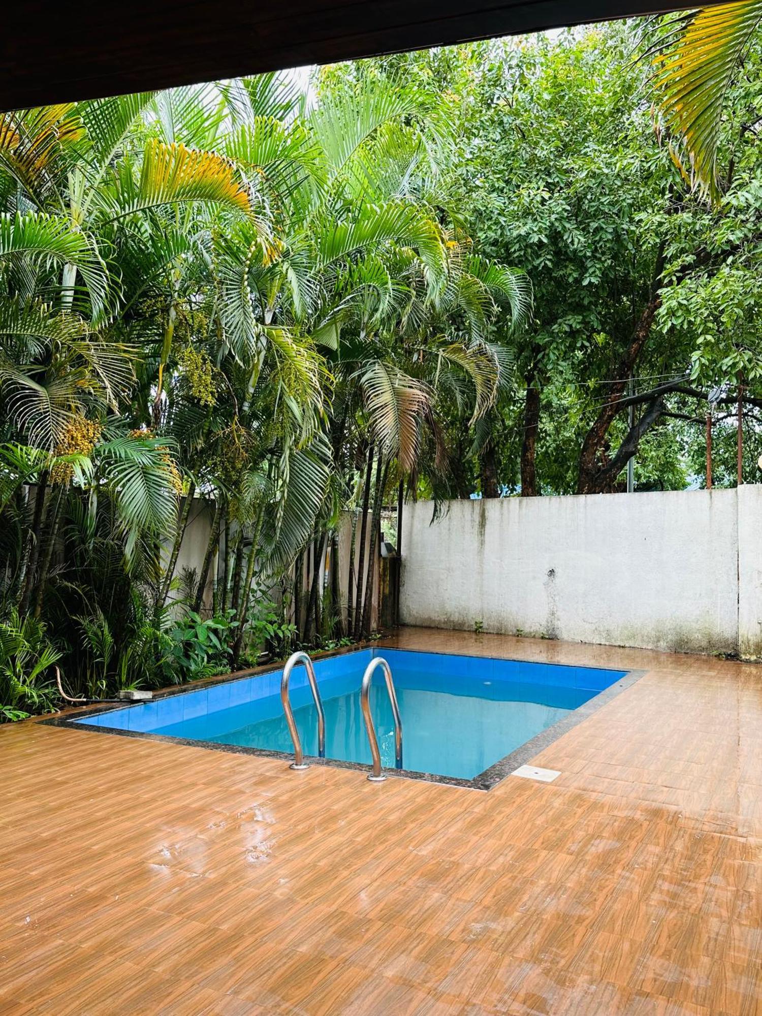 Villa Pool Side House à Lonavala Extérieur photo